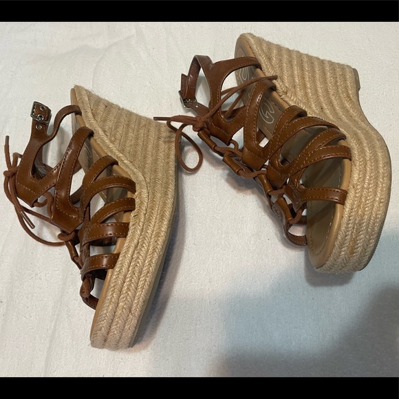 Brown wedges✨ - Picture 3 of 9